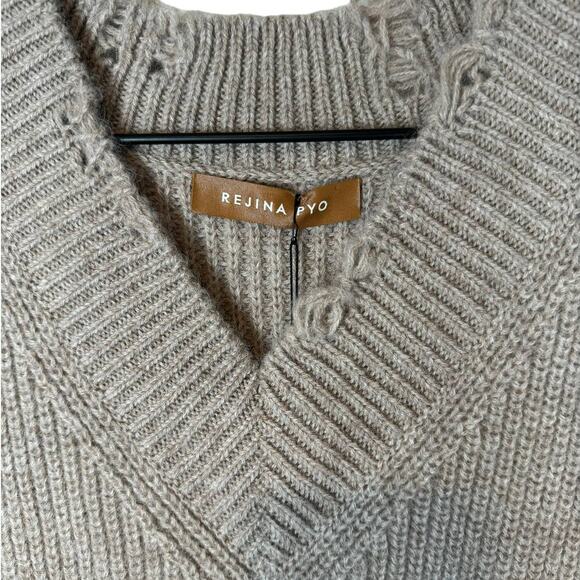 NWT Rejina Pyo Sydney Sweater Vest in Oat Alpaca Beige Tan Medium - Picture 8 of 12